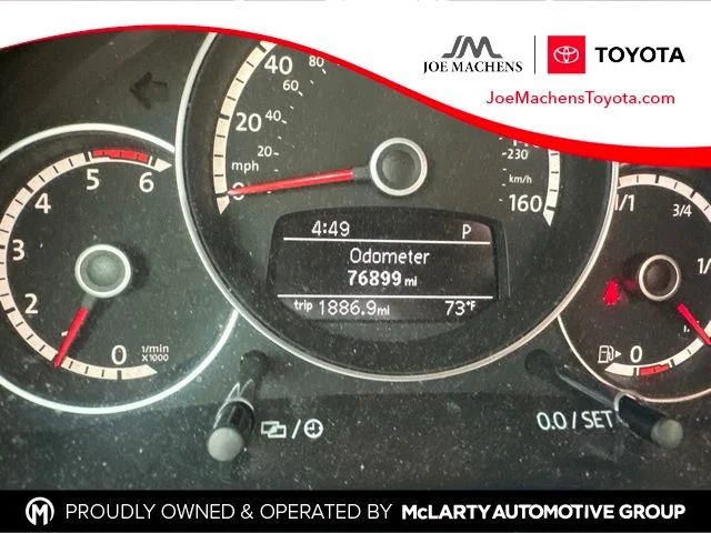 Used 2013  Volkswagen 2.0 TDI image 1