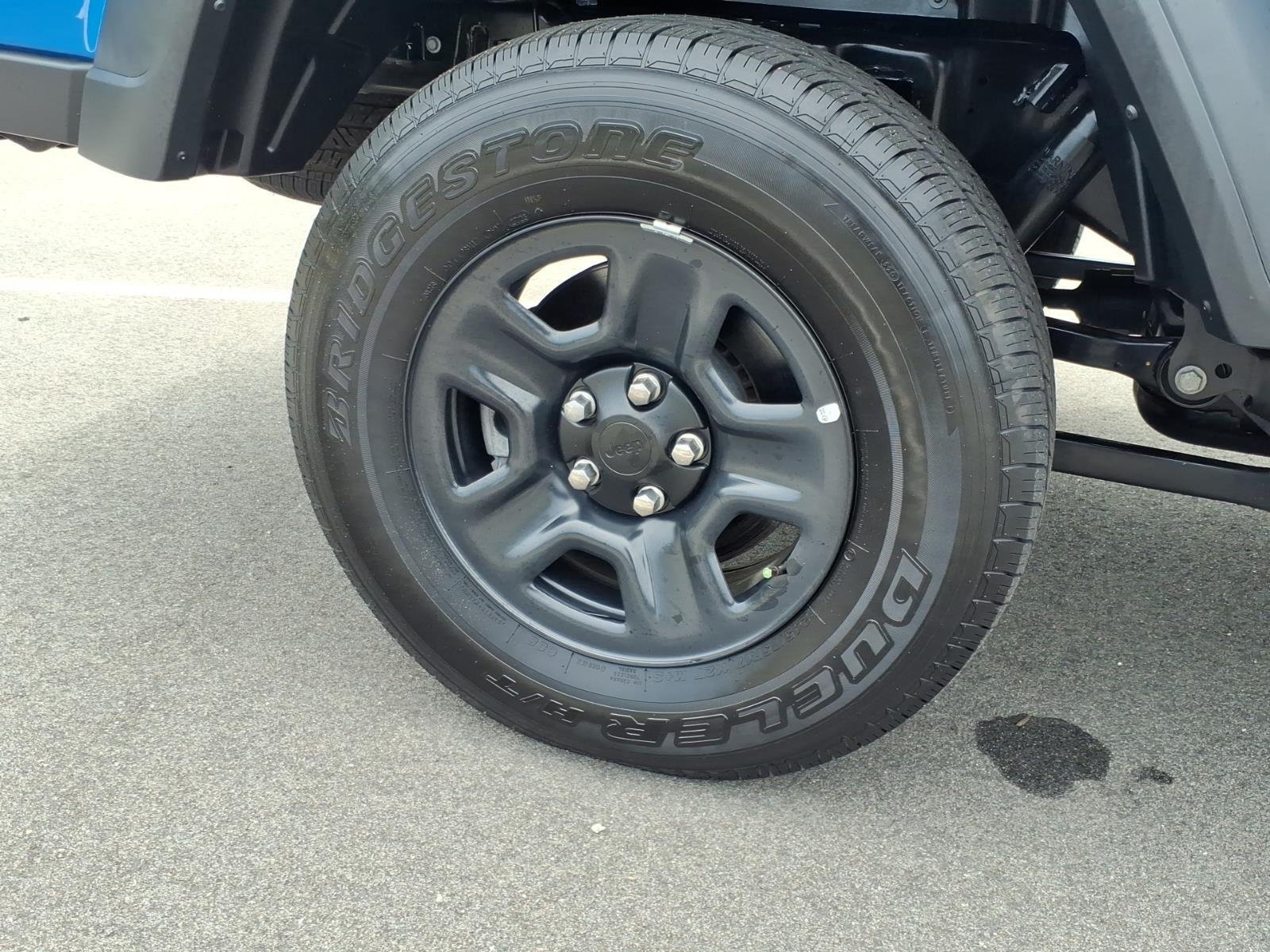 Used 2023 Hydro Blue Pearlcoat Jeep Sport image 13