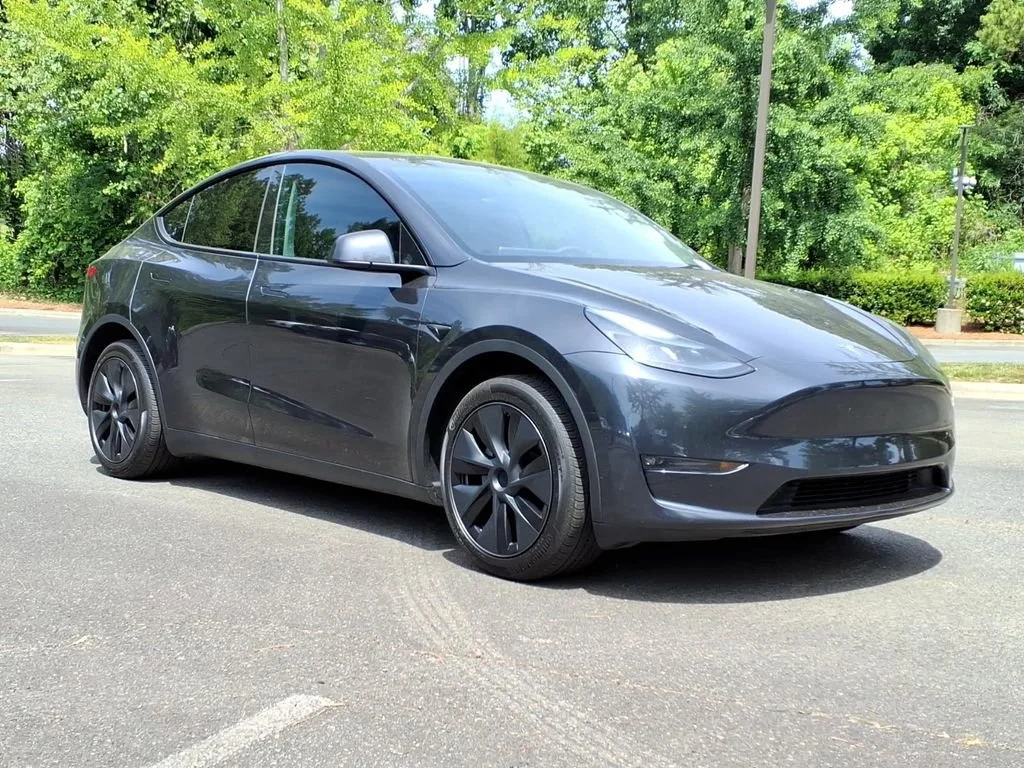 2024 Tesla Model Y Long Range Dual Motor All-Wheel Drive's photo