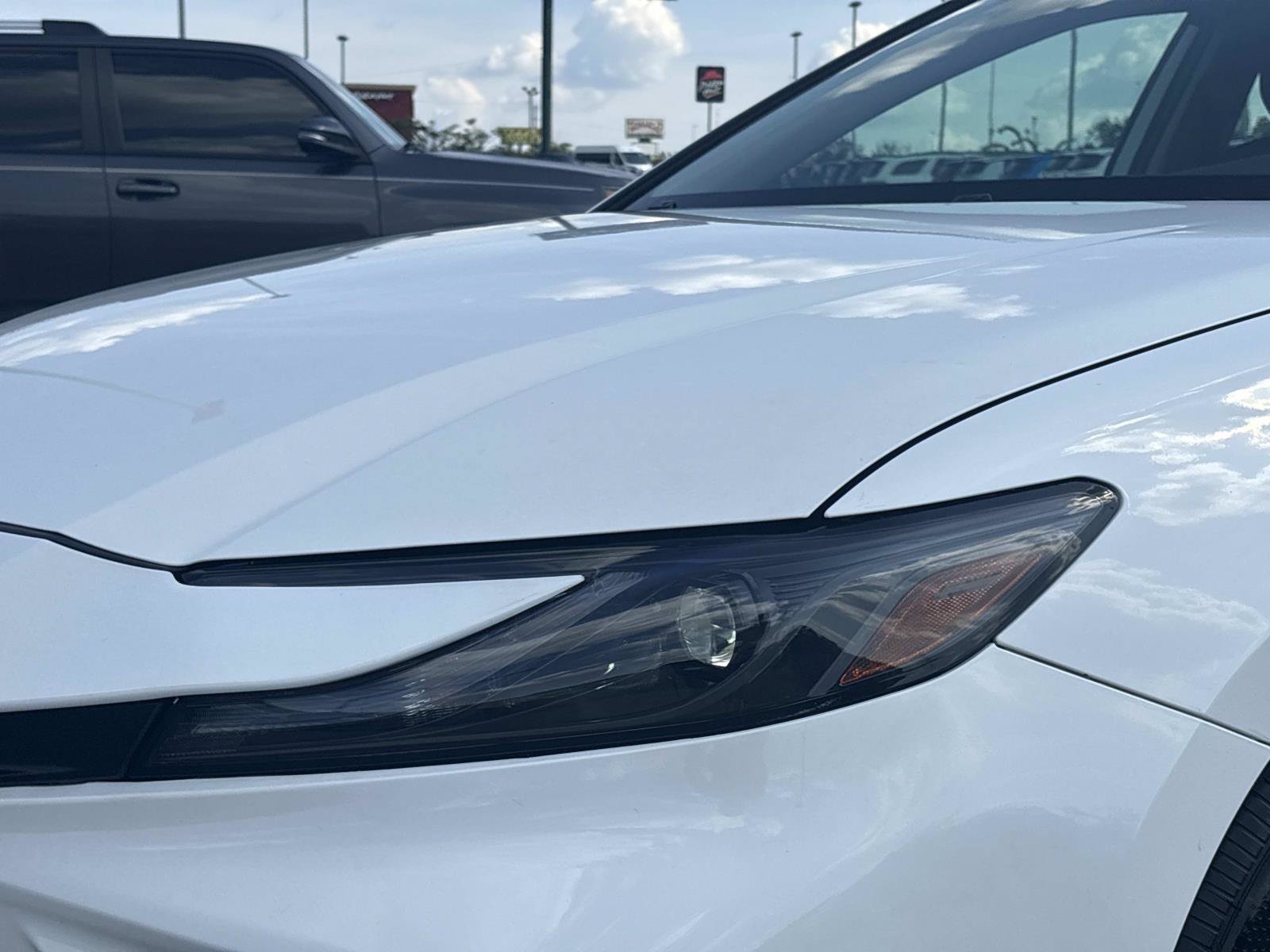 Used 2025 White Toyota LE image 14