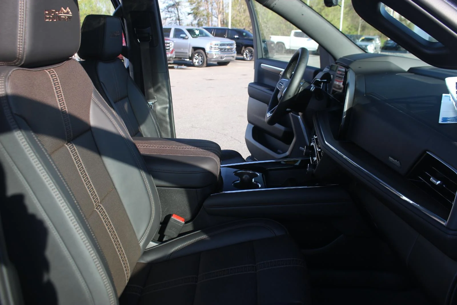 Used 2025 Dark Ash Metallic Chevrolet High Country image 37