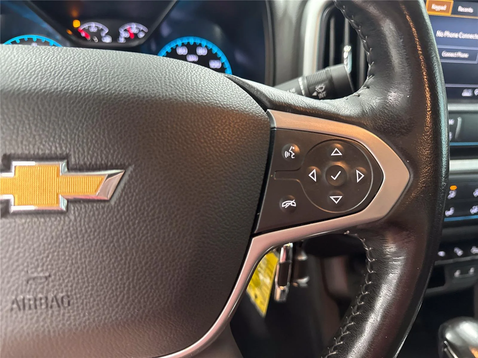Used 2022 Summit White Chevrolet 4WD ZR2 image 21