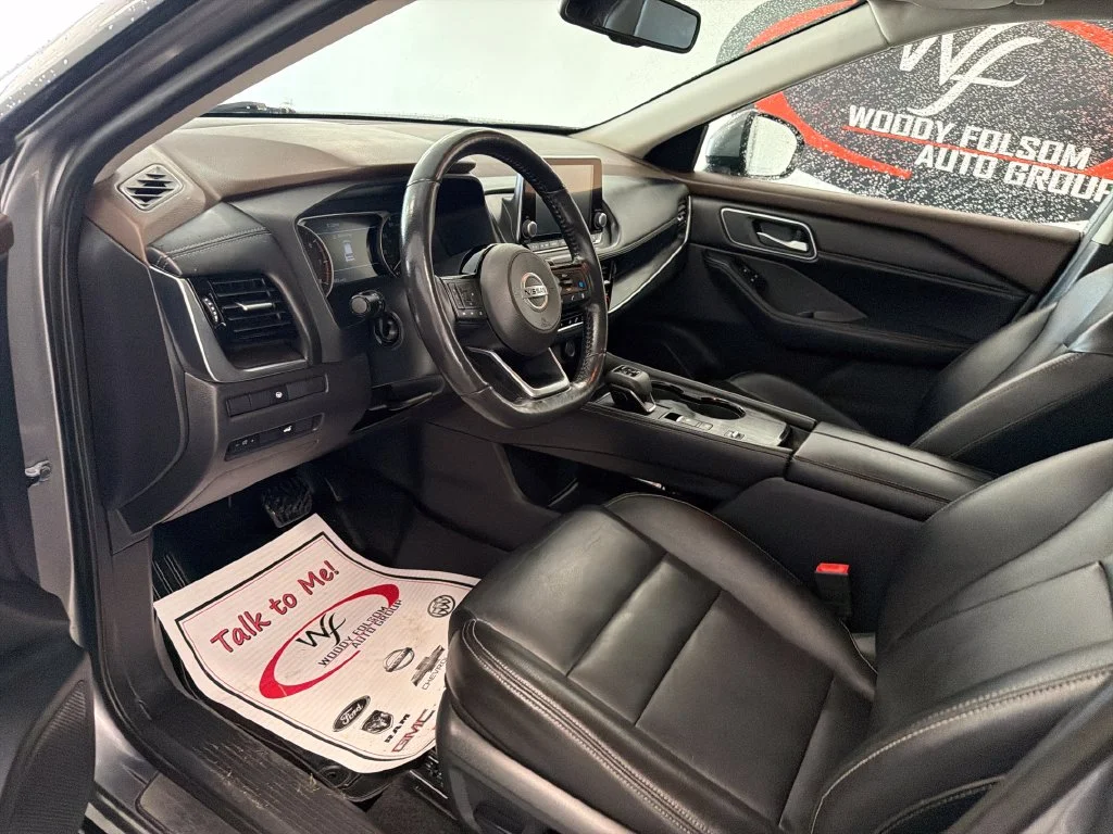 Used 2021 Gray Nissan SL image 12