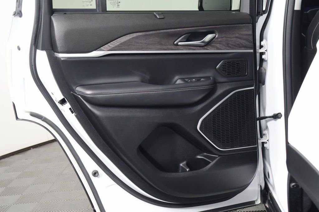 Used 2022 White Jeep Limited image 13