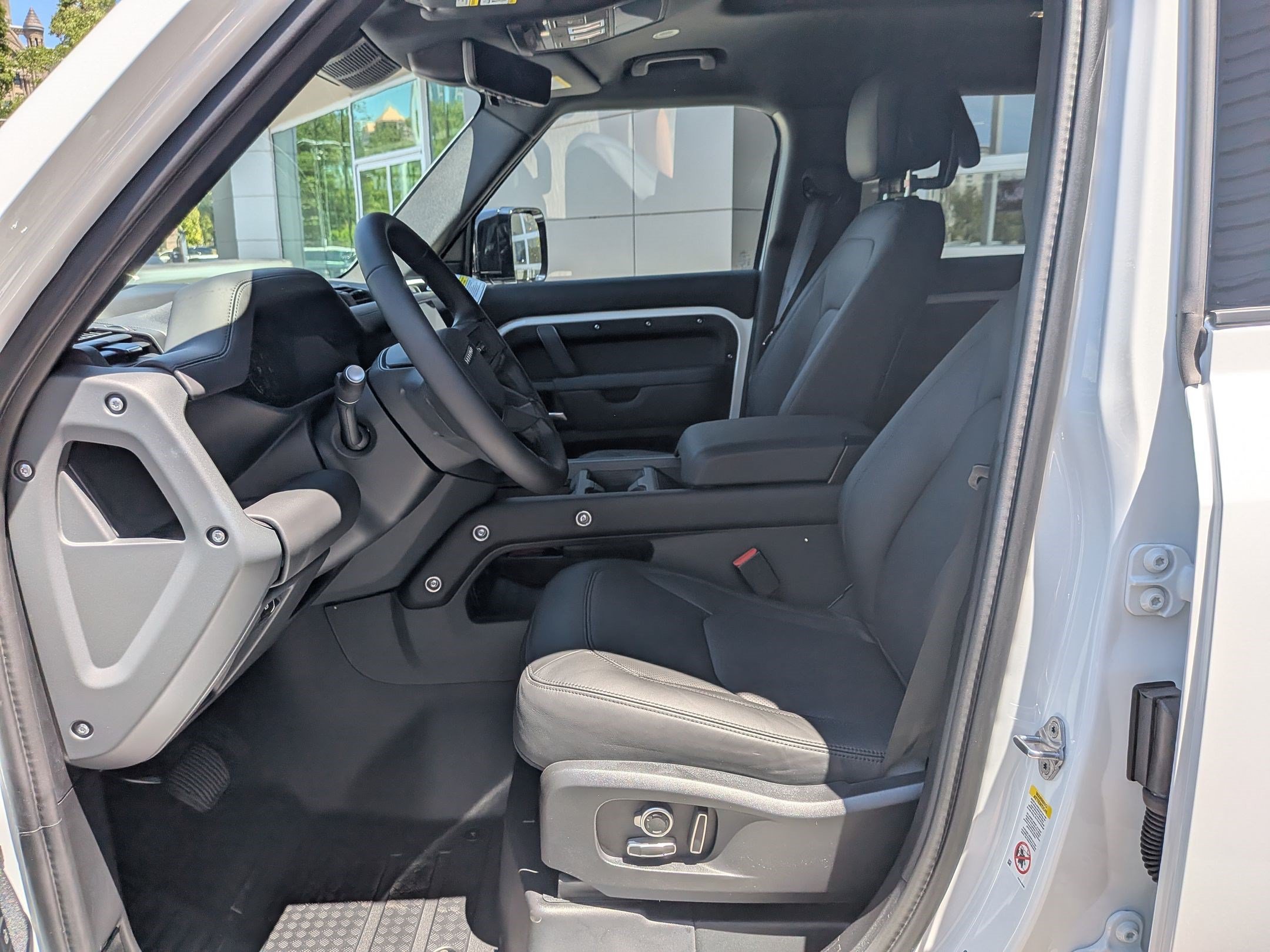 New 2026 Fuji White Land Rover P400 X-Dynamic SE image 23