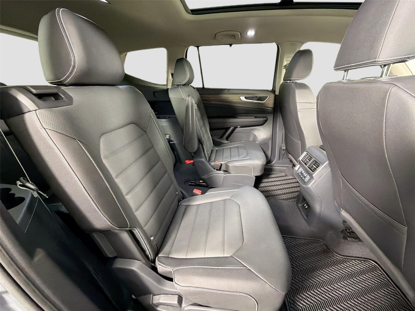 New 2026 Pure Gray Volkswagen 2.0T SEL image 29