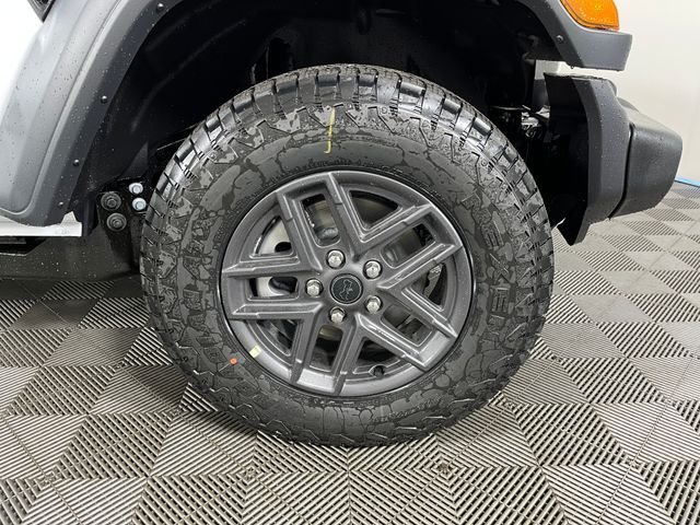 New 2026 Bright White Clear-Coat Exterior Paint Jeep Sport S image 5
