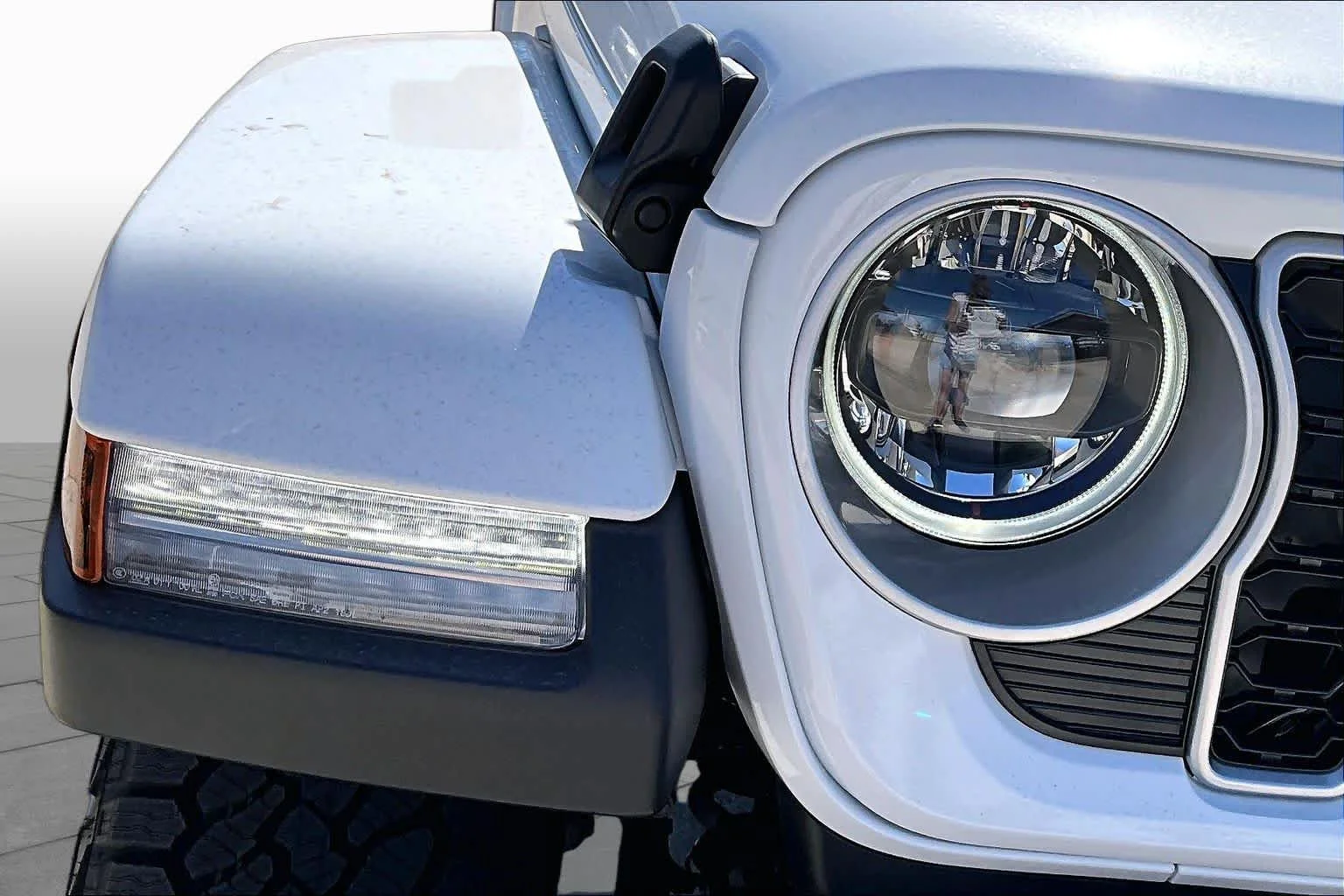 New 2026 Bright White Clearcoat Jeep Sahara image 14