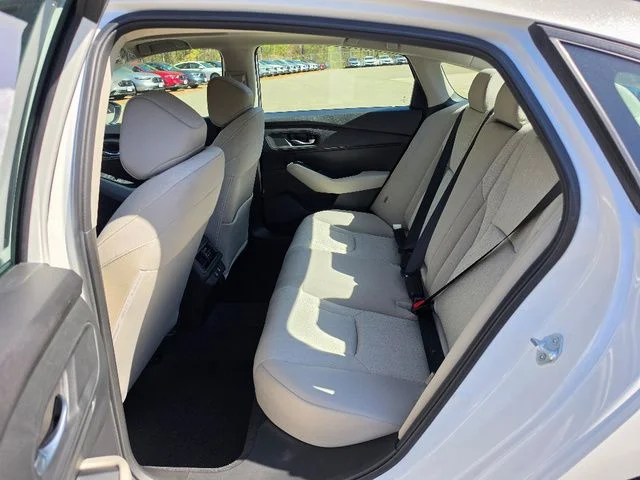 New 2026 Platinum White Pearl Honda SE image 7