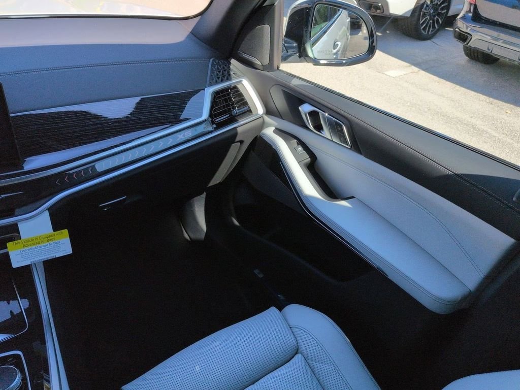 New 2026 Alpine White BMW xDrive40i image 17