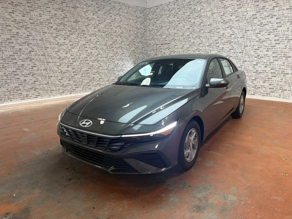 New 2026 Amazon Gray Hyundai SE image 3