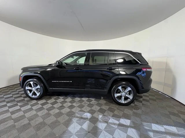 New 2026 Black Jeep Limited image 4