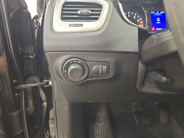 Used 2019 Diamond Black Jeep Sport image 31