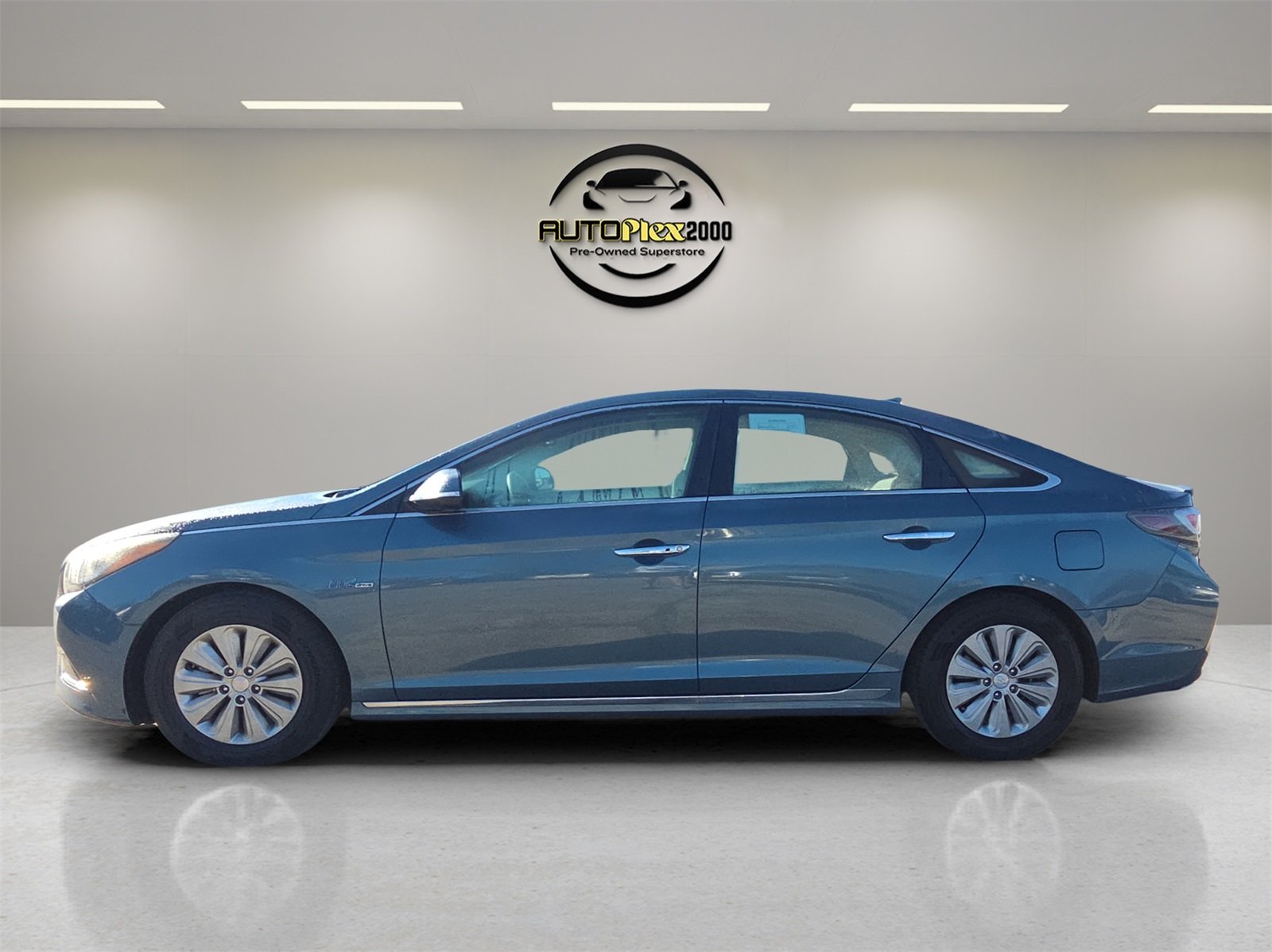 2016 Hyundai Sonata Hybrid SE photo 4