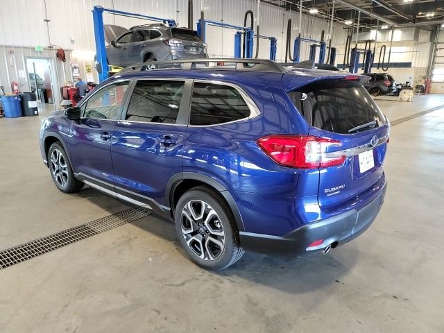 Used 2026 Sapphire Blue Pearl Subaru Limited image 5