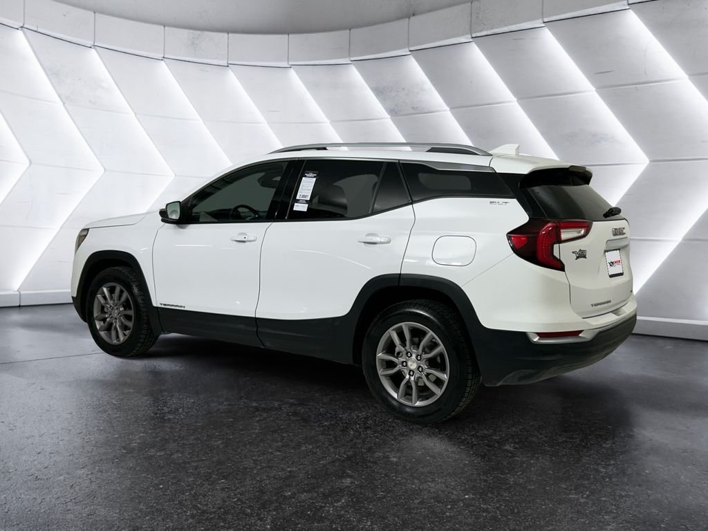 Used 2024 White GMC SLT image 6