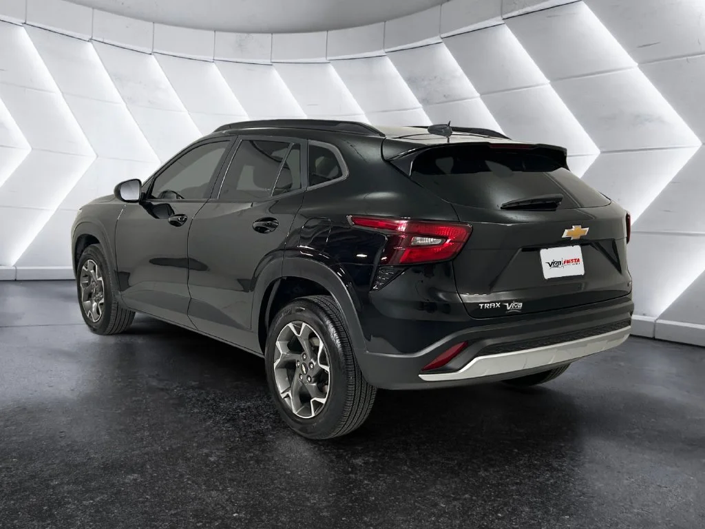 Used 2025 Black Chevrolet LT image 6