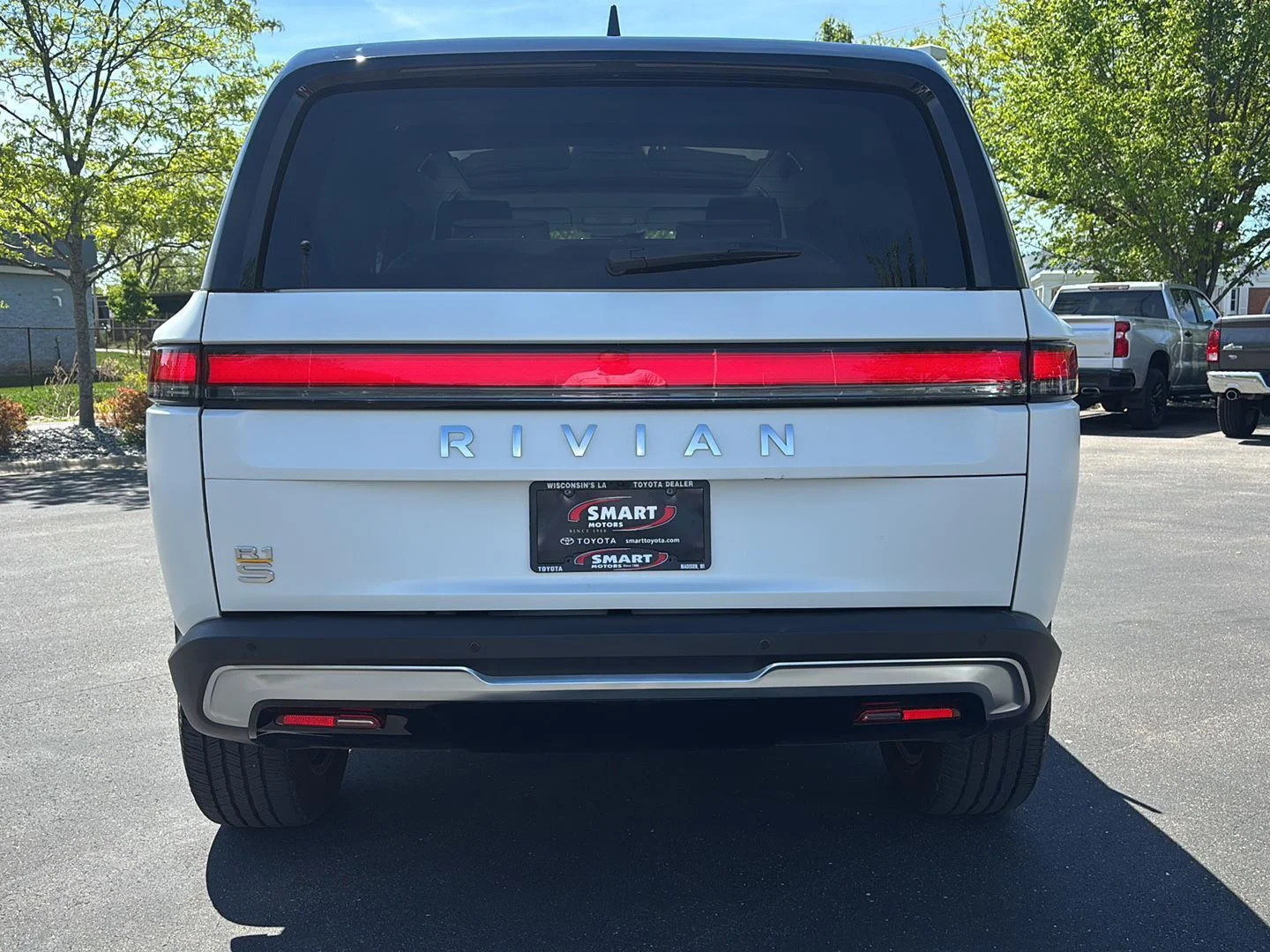 Used 2024 Glacier White Rivian Adventure image 17