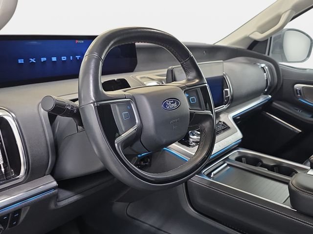 Used 2025 White Ford Platinum image 14