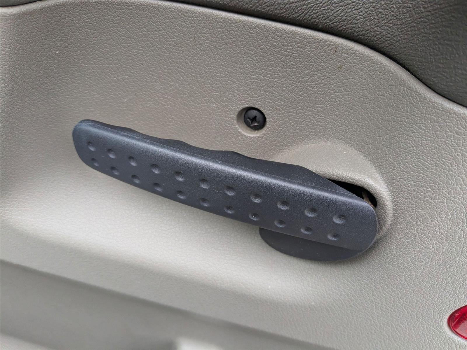Used 2008 Bright White Dodge SXT image 35