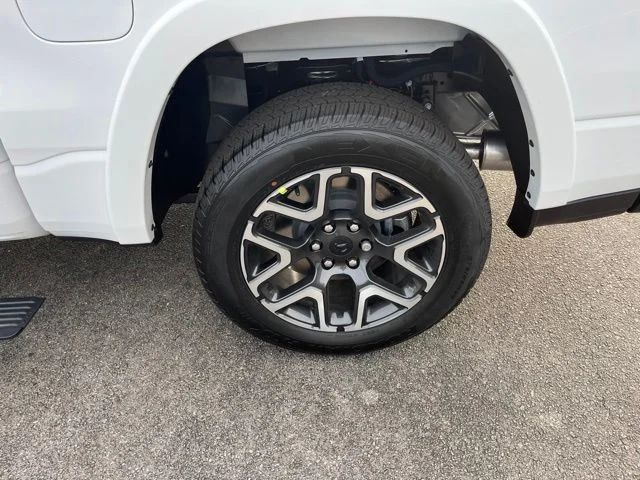 New 2026 Bright White Clear-Coat Exterior Paint RAM Laramie image 23