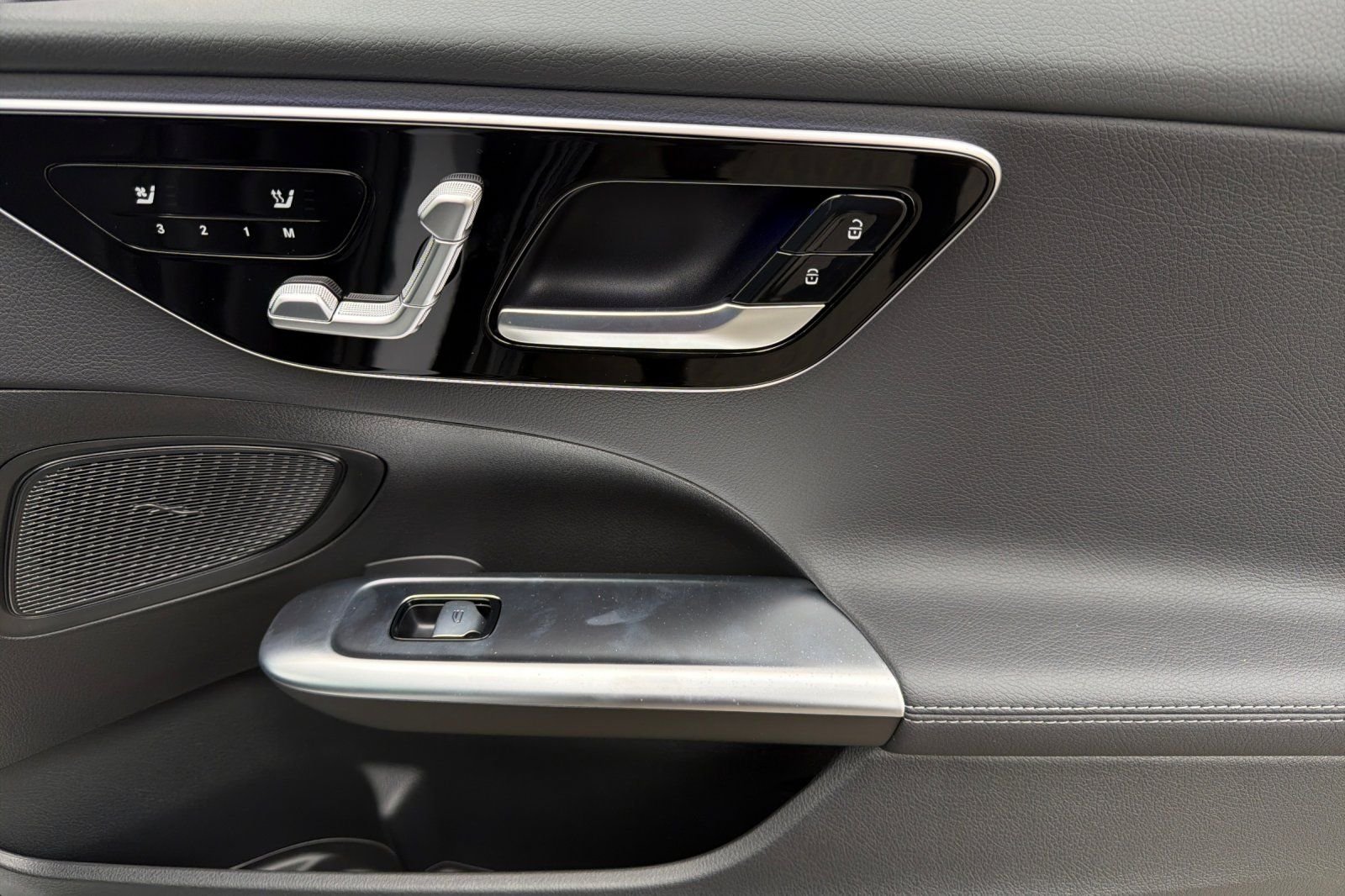 New 2026 Selenite Grey Metallic Mercedes-Benz C 300 image 33