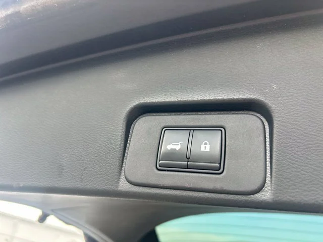 Used 2021 White Nissan SV image 18