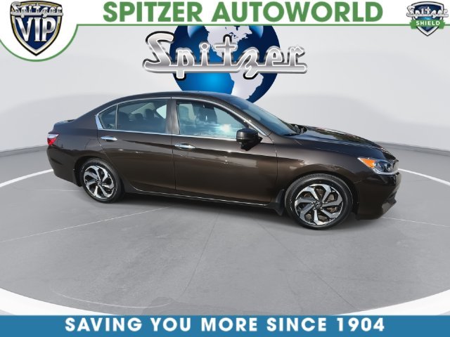 Used 2016  Honda EX image 17