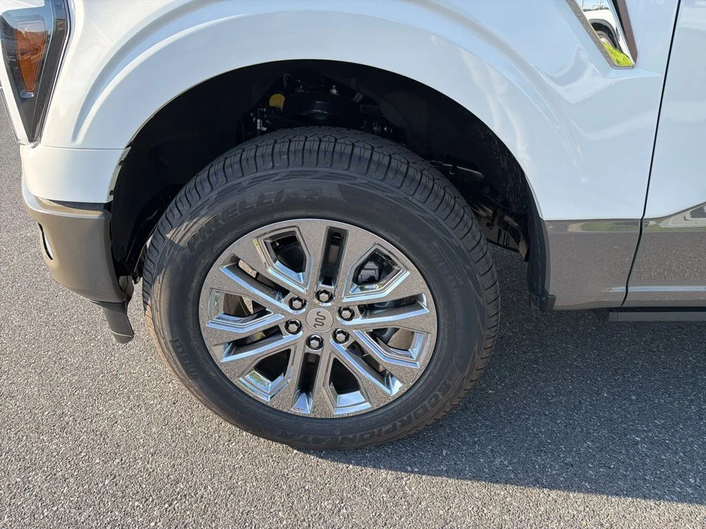 New 2026 Star White Metallic Tri-Coat Ford King Ranch® image 10