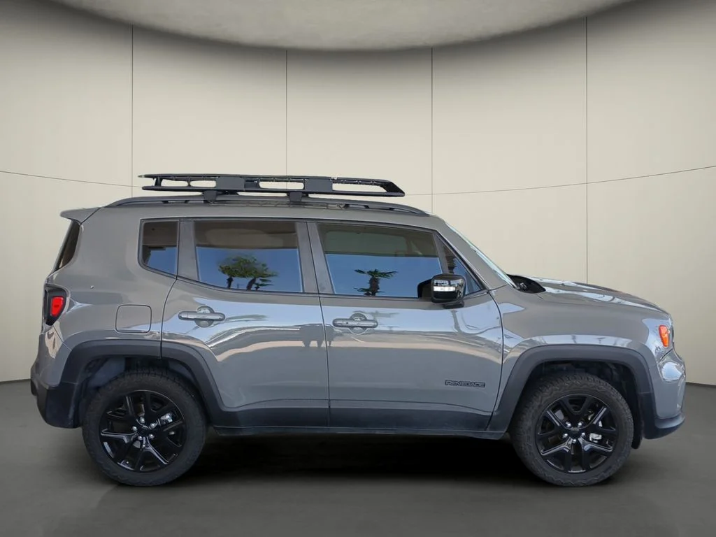 Used 2022 Gray Jeep Altitude image 8