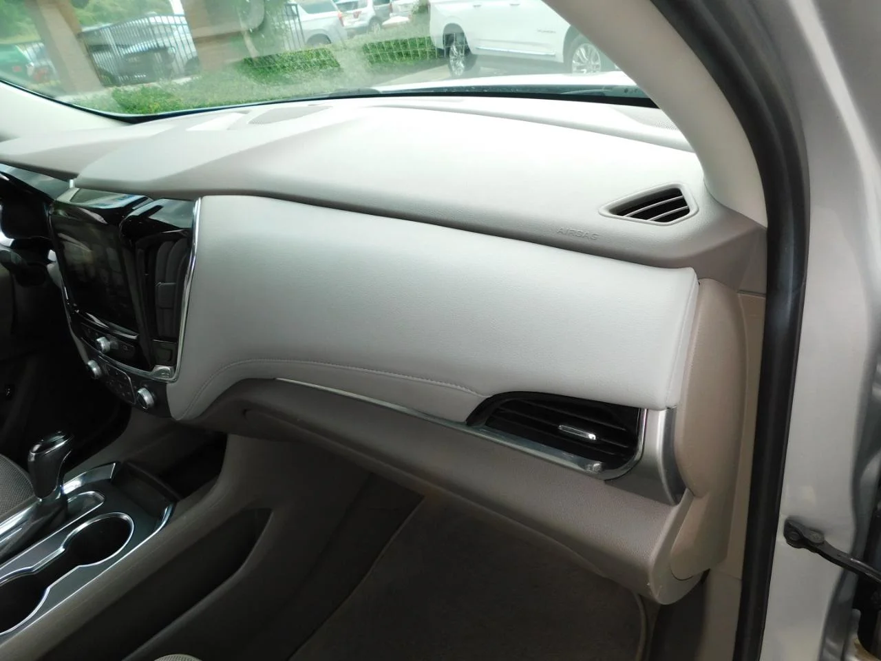 Used 2018 Silver Chevrolet FWD 4DR LT CLOTH W/1LT image 20