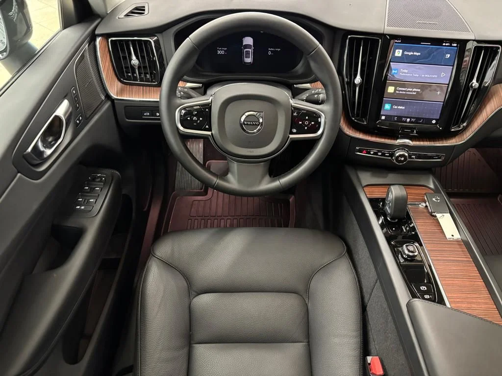 2024 Volvo XC60 Plus - Photo 18
