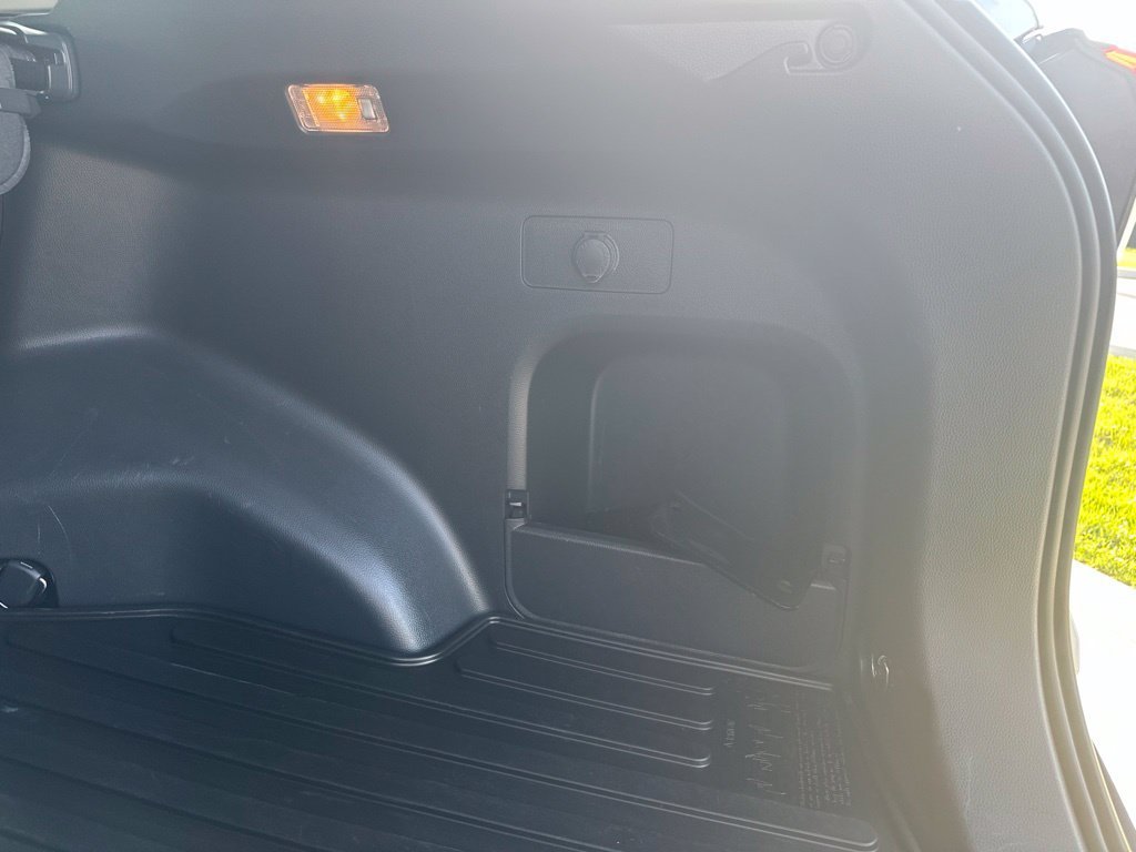 2020 Toyota RAV4 XLE - Photo 22