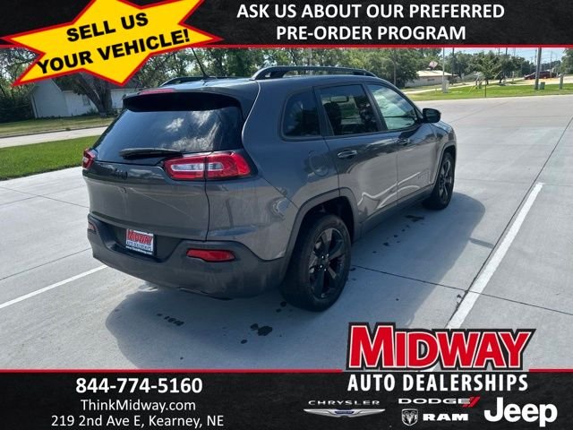 Certified Used 2018 Gray Jeep Latitude image 7