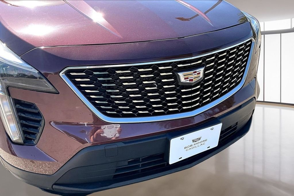 Used 2023 Red Cadillac Luxury image 30