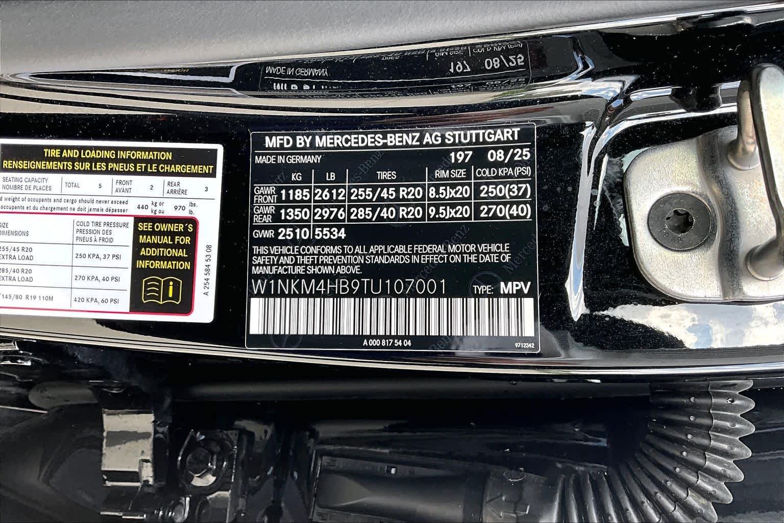 New 2026 Obsidian Black Metallic Mercedes-Benz GLC 300 image 23