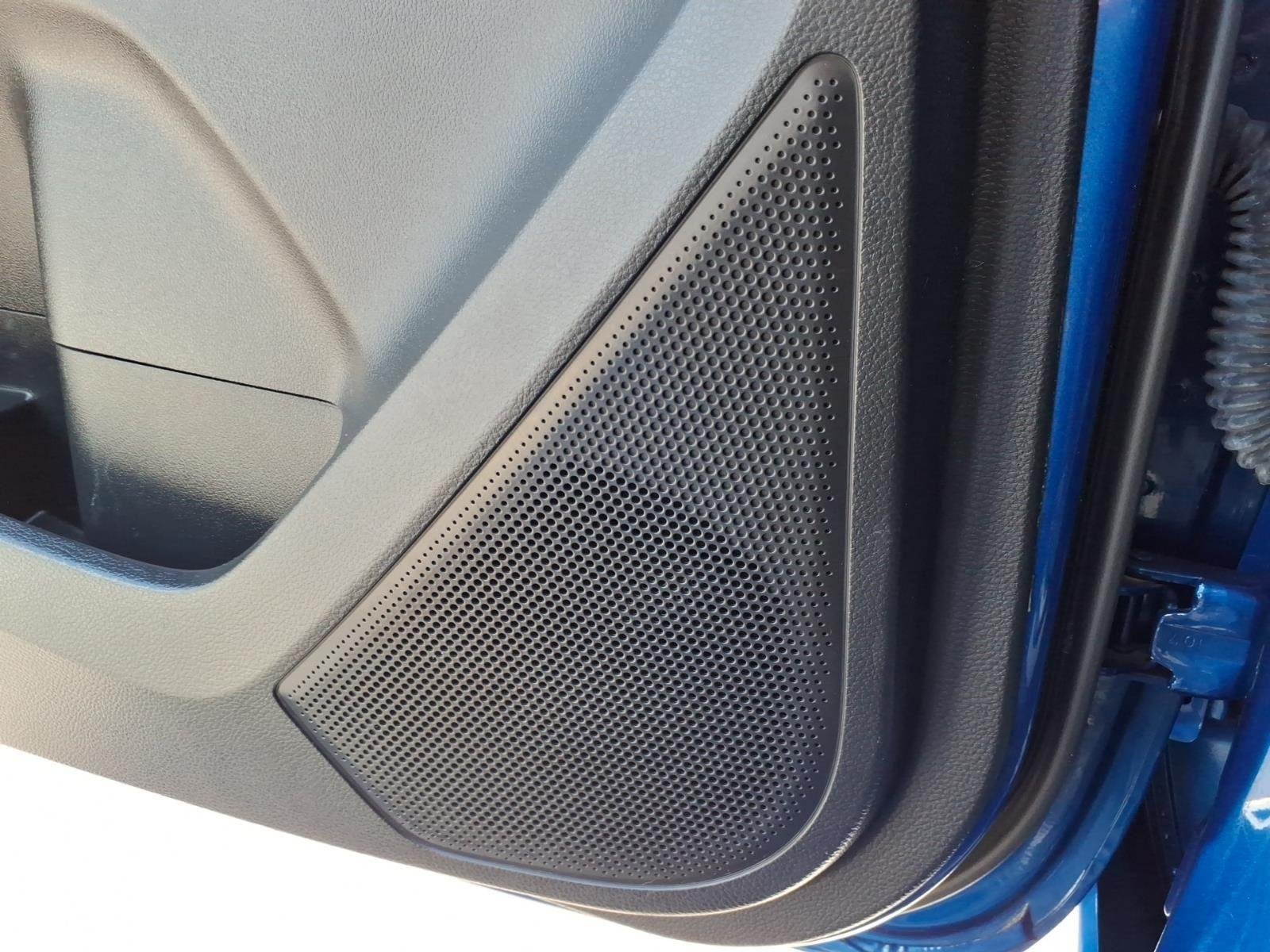 Used 2019  FORD  image 4