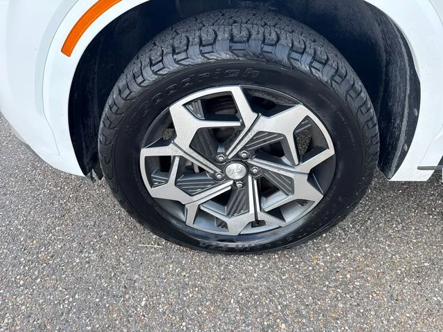 Used 2021 White Hyundai Calligraphy image 10