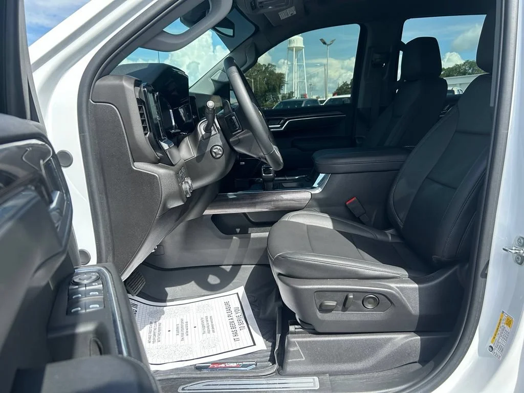 Used 2024 Summit White Chevrolet LTZ image 15