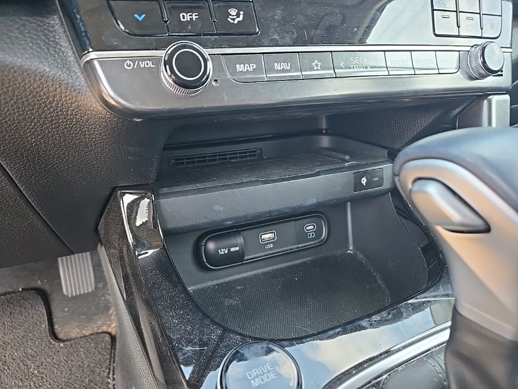 Used 2024 White Kia EX image 18