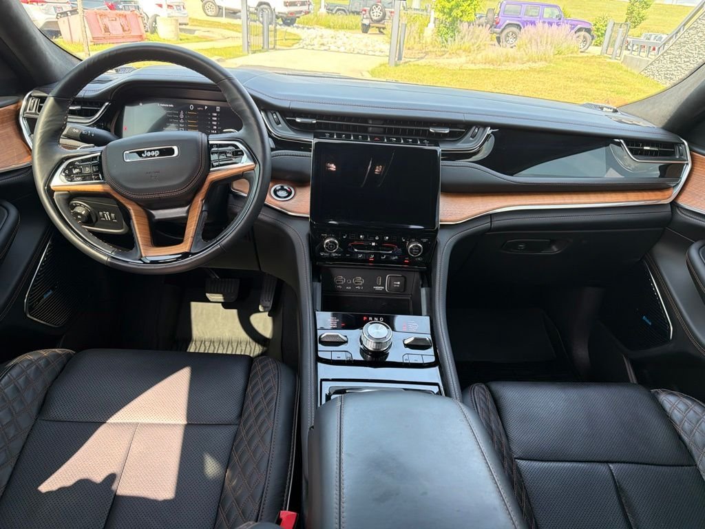 Used 2025 Black Jeep Summit Reserve image 14
