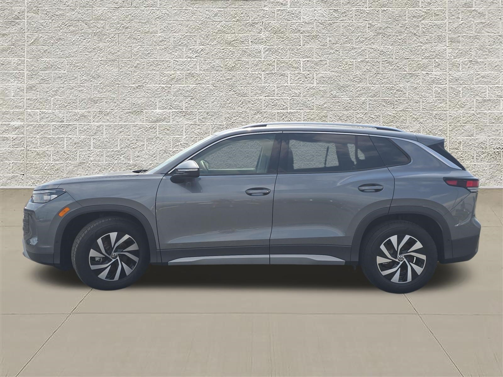 New 2026 Platinum Gray Metallic Volkswagen S image 4