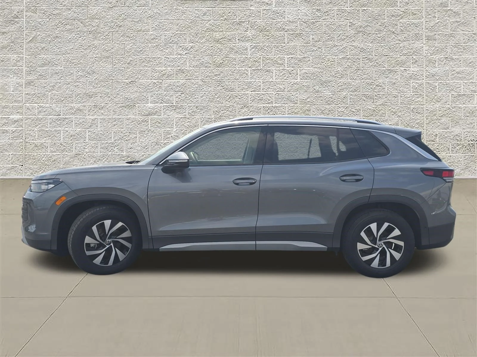 New 2026 Platinum Gray Metallic Volkswagen S image 4