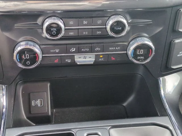 Used 2021 Blue Ford XLT image 25