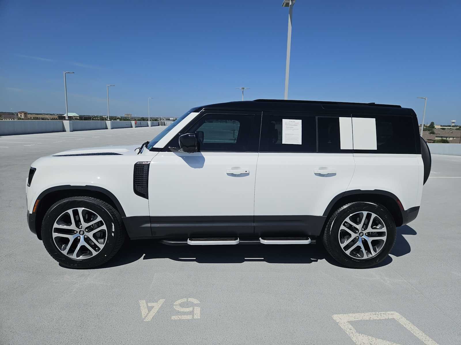 Certified Used 2025 Fuji White Land Rover S image 4