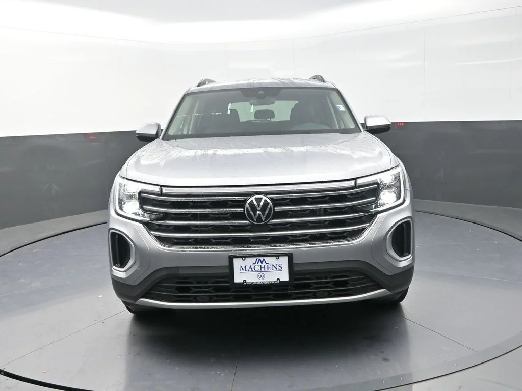 Used 2026 Silver Volkswagen 2.0T SE image 2