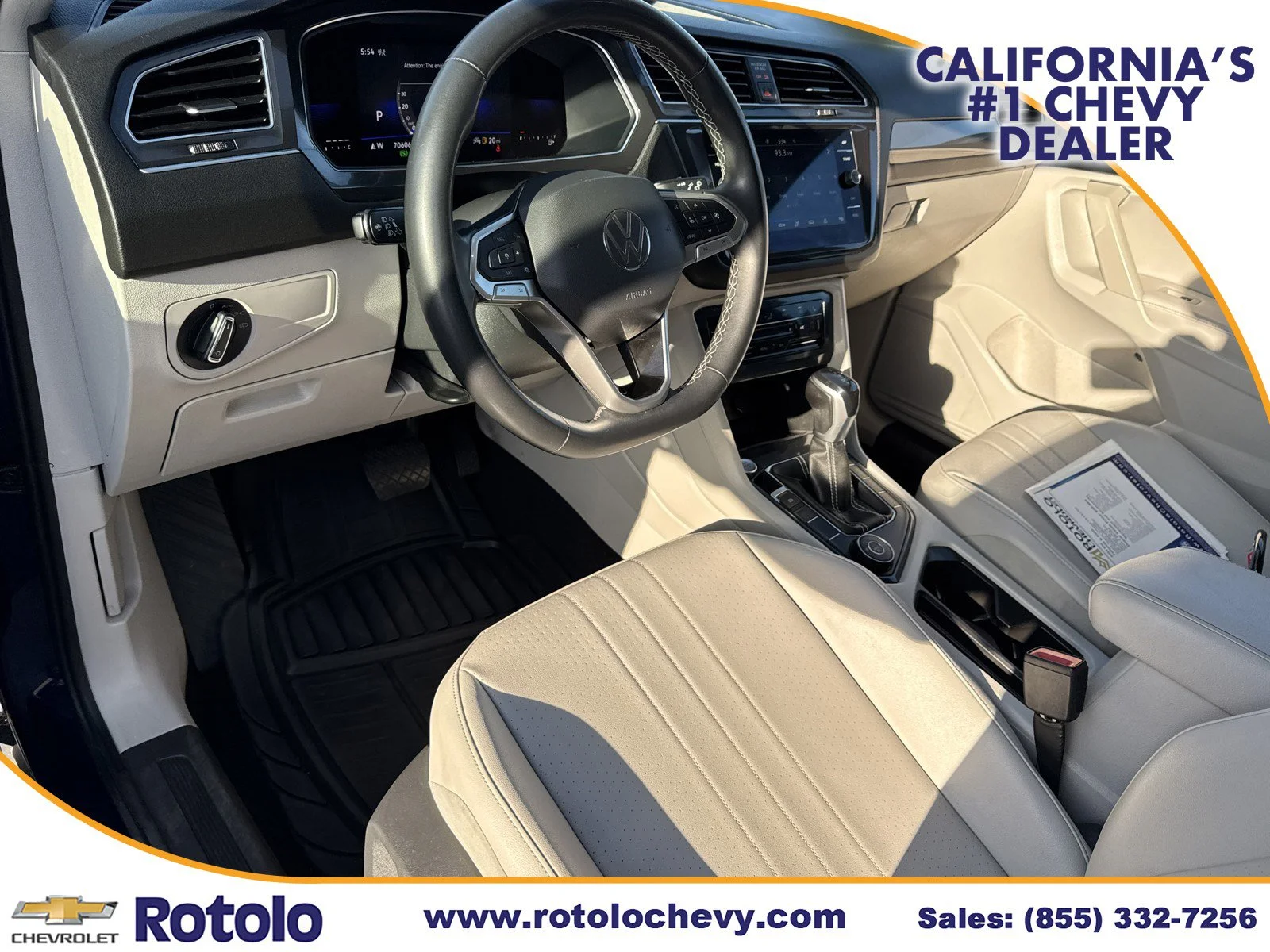 Used 2022 Blue Volkswagen SE image 13