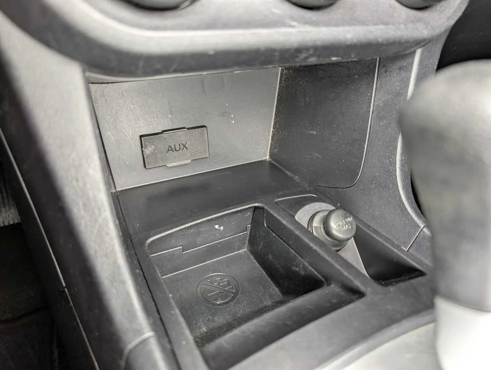 Used 2014 Mercury Gray Pearl Mitsubishi ES image 21