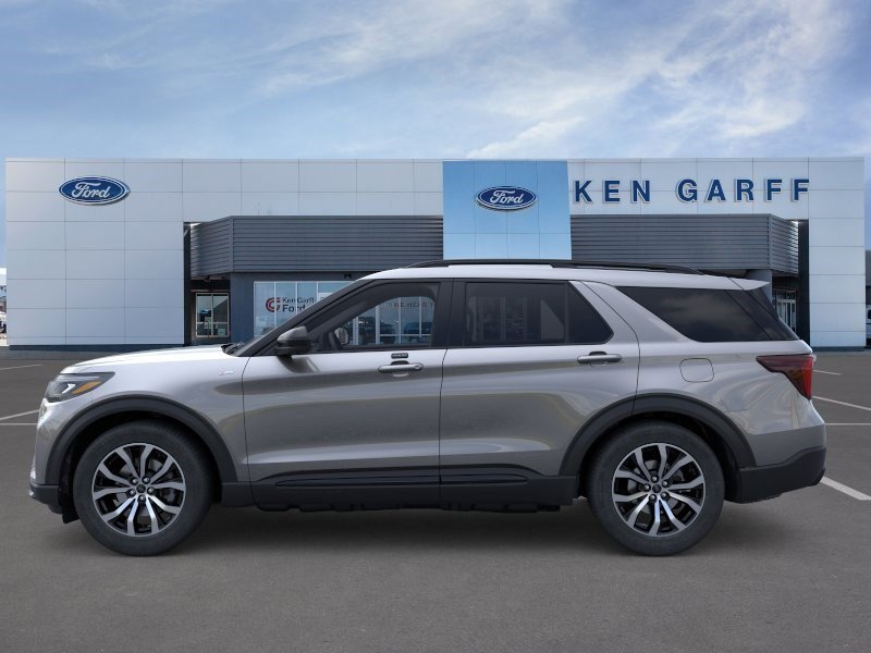 New 2026 Carbonized Gray Metallic Ford ST-Line image 3