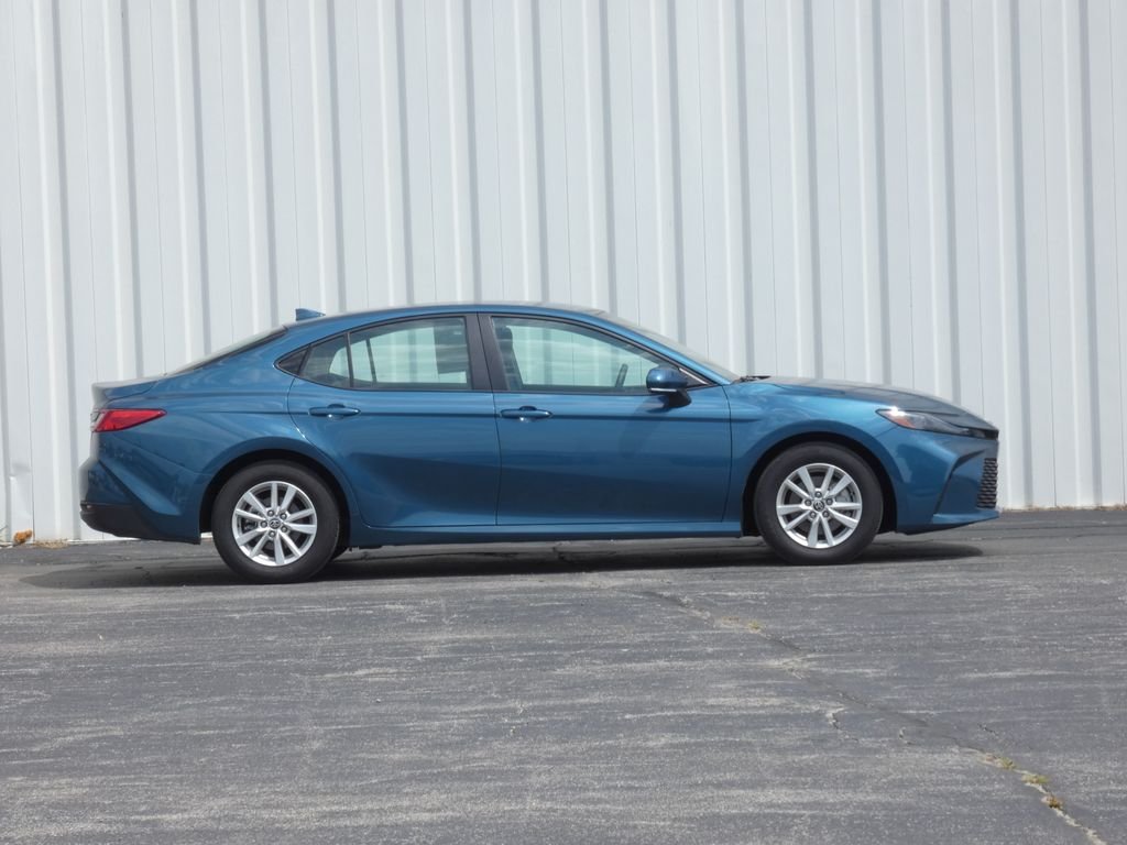 Used 2025 Toyota Camry LE with VIN 4T1DAACK7SU589170 for sale in Kansas City